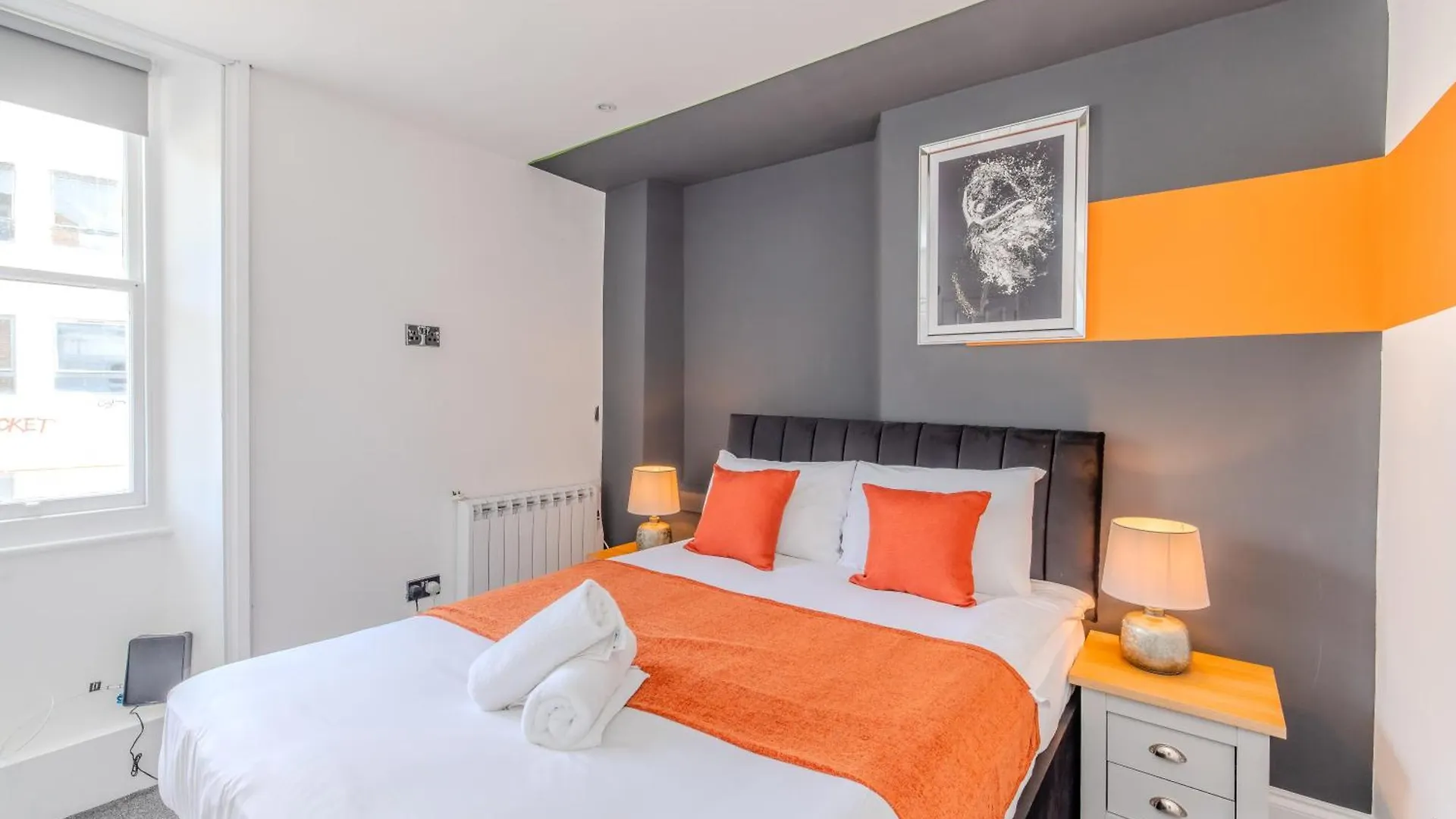 Stylish 3 Bedroom Apartment Next To Brighton Beach And Shopping Center 0*,  المملكة المتحدة
