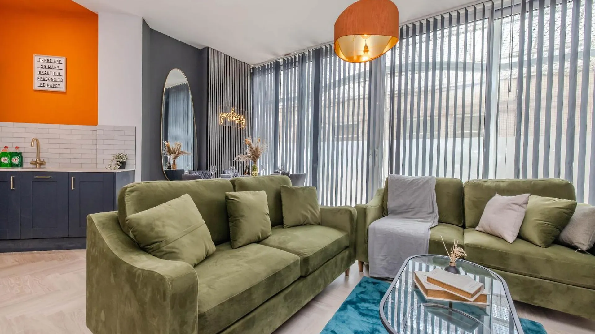 Stylish 3 Bedroom Apartment Next To Brighton Beach And Shopping Center المملكة المتحدة